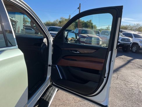 Used 2015 Cadillac Escalade Premium image 41