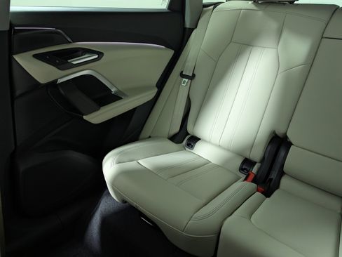 New 2025 Audi Q5 Premium image 12