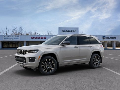 New 2025 Jeep Grand Cherokee Overland w/ Adv Protech Group III AWD/4WD image 24