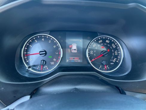 Used 2019 Toyota RAV4 XLE image 37