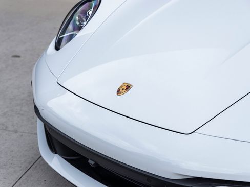 Certified 2022 Porsche 911 Carrera image 20