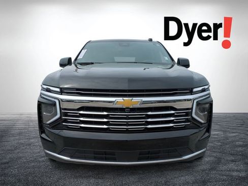 Used 2025 Chevrolet Suburban LT AWD/4WD image 9