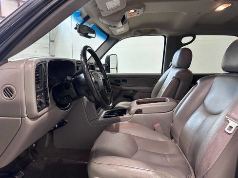 Used 2007 Chevrolet Silverado 2500 LT w/ Heavy-Duty Power Package image 18