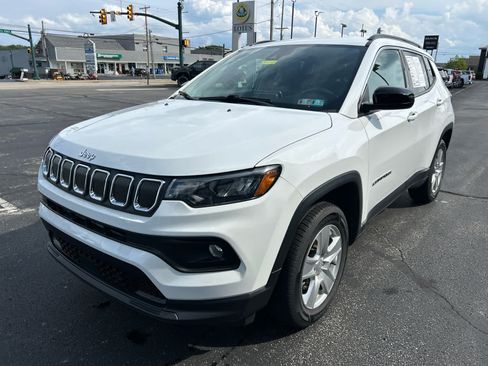 Used 2022 Jeep Compass Latitude w/ Convenience Group AWD/4WD image 9