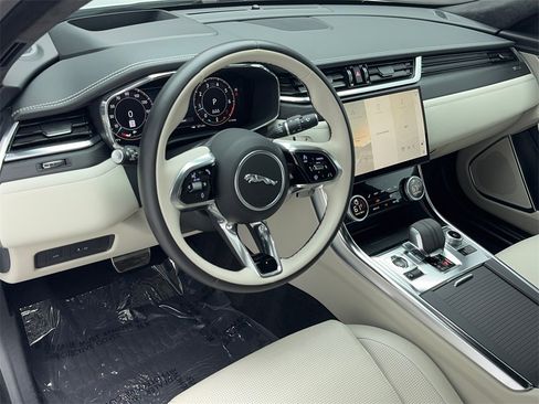 Used 2024 Jaguar XF R-Dynamic SE image 14