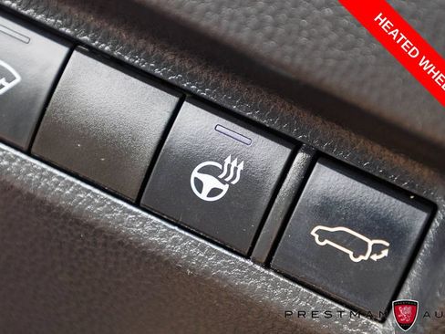 Used 2022 Toyota RAV4 XLE w/ Convenience Package AWD/4WD image 5
