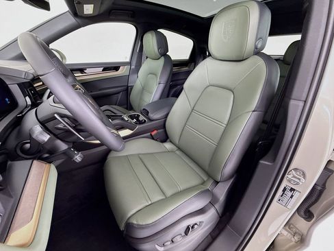 New 2026 Porsche Cayenne Coupe image 5