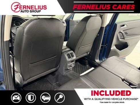 Used 2018 Volkswagen Tiguan SEL AWD/4WD image 26