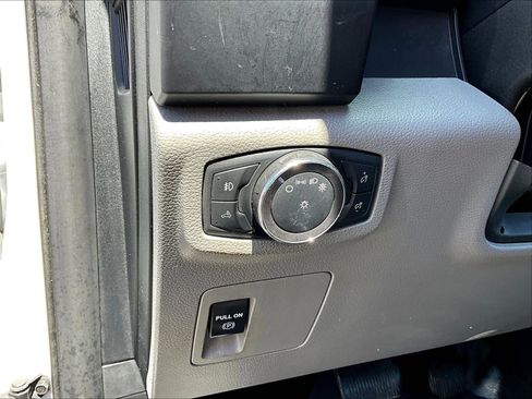 Used 2018 Ford F150 XL w/ Equipment Group 101A Mid RWD image 32