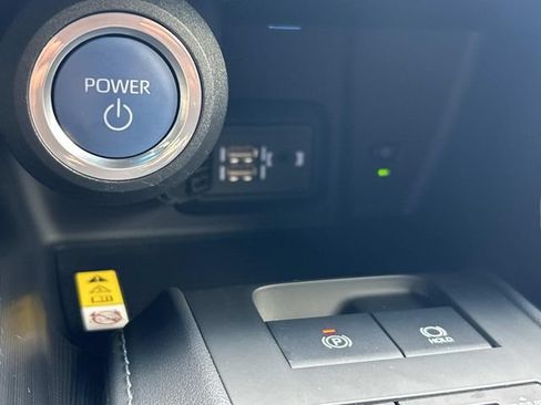 Used 2021 Toyota Venza Limited w/ Carpet Mat Package (TMS) AWD/4WD image 36