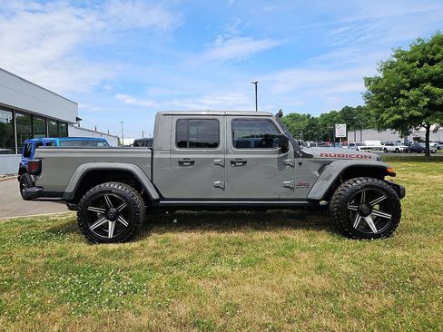 Used 2022 Jeep Gladiator Rubicon w/ Trailer Tow Package AWD/4WD image 8