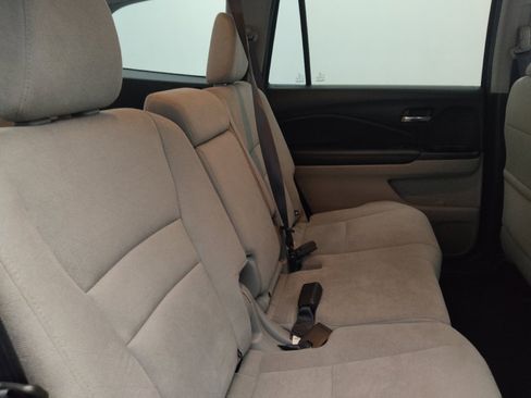 Used 2021 Honda Pilot EX image 19