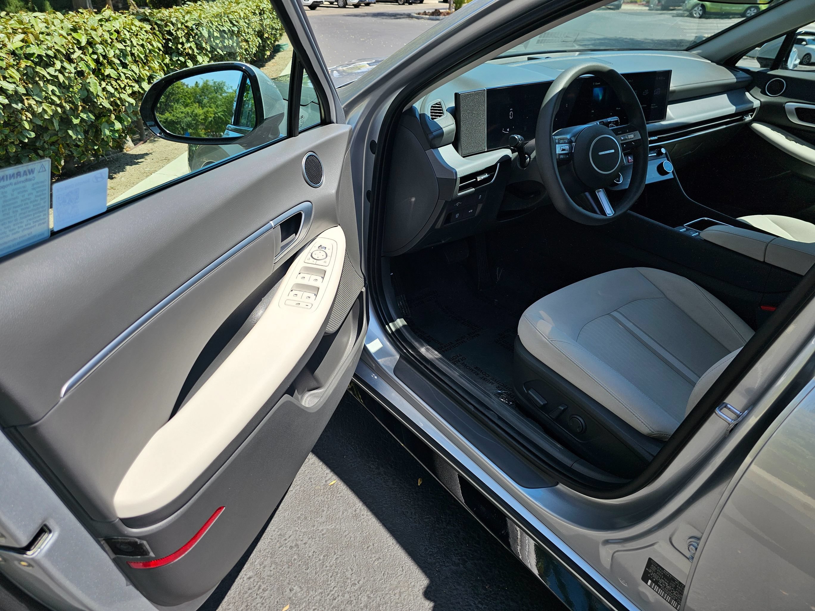 Used 2025 Hyundai Sonata SEL FWD image 12
