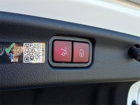 Certified 2025 Mercedes-Benz C 36 AMG S image 30