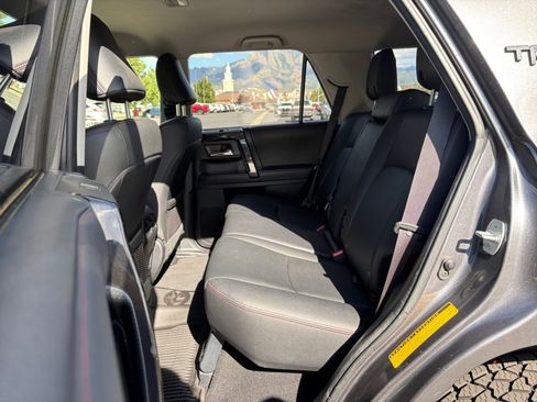 Used 2020 Toyota 4Runner TRD Off-Road Premium AWD/4WD image 24