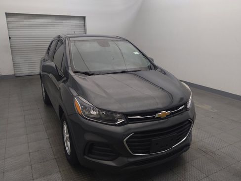 Used 2020 Chevrolet Trax LS FWD image 14