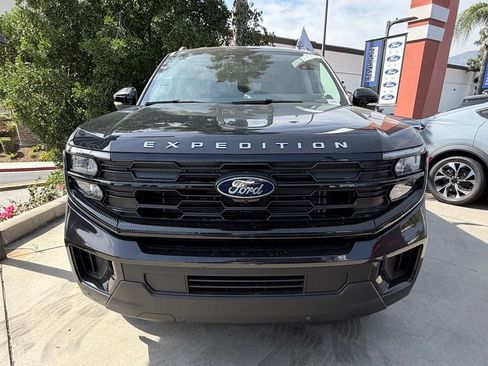 New 2026 Ford Expedition Max Active RWD image 4