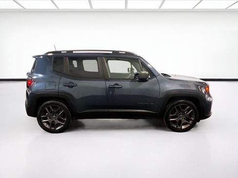 Used 2021 Jeep Renegade Latitude FWD image 23