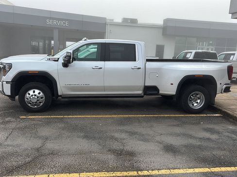 Used 2024 GMC Sierra 3500 Denali w/ Denali Reserve Package image 4