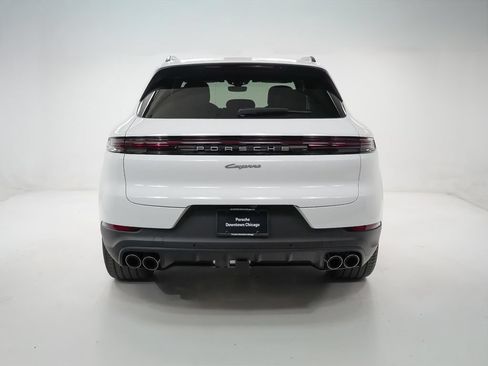 Certified 2026 Porsche Cayenne E-Hybrid AWD/4WD image 9