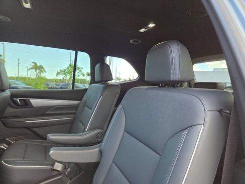 Used 2025 Buick Enclave Preferred w/ Super Cruise Package FWD image 24