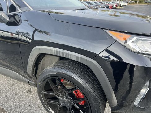 Used 2021 Toyota RAV4 XLE image 2