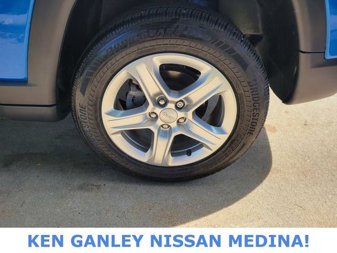 Used 2023 Jeep Compass Sport w/ Mopar Graphics Package AWD/4WD image 20