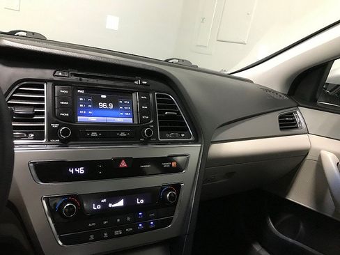 Used 2016 Hyundai Sonata SE FWD image 25