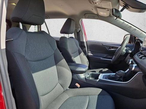 Used 2025 Toyota RAV4 XLE image 21