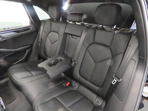 Certified 2026 Porsche Macan AWD/4WD image 44