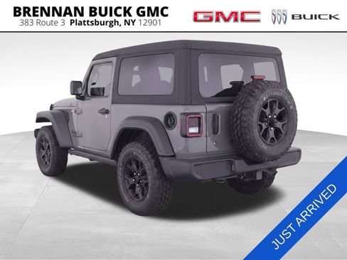 Used 2020 Jeep Wrangler Sport AWD/4WD image 3