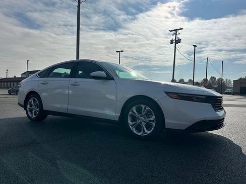 Used 2023 Honda Accord LX image 12