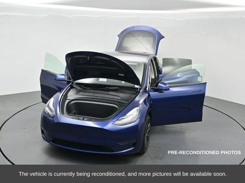Used 2025 Tesla Model Y Long Range image 34