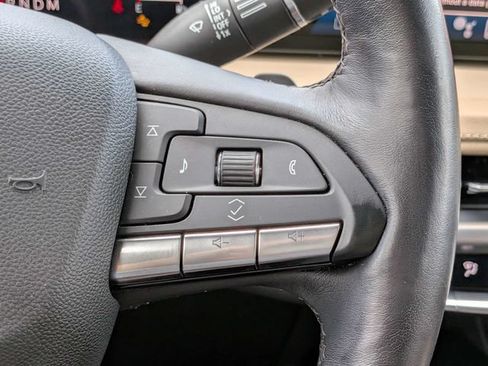 Used 2024 Cadillac XT4 Luxury w/ Cold Weather Package FWD image 30