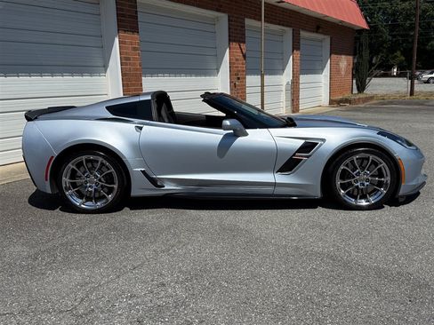 Used 2017 Chevrolet Corvette Grand Sport RWD image 39
