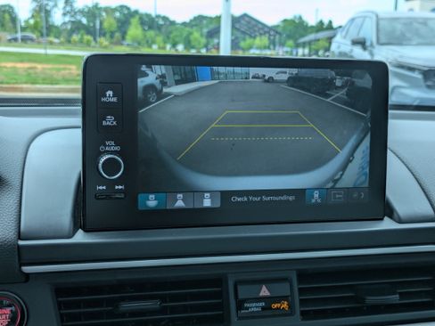 Certified 2025 Honda Pilot Touring image 30