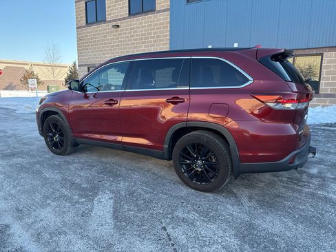 Used 2019 Toyota Highlander SE image 19