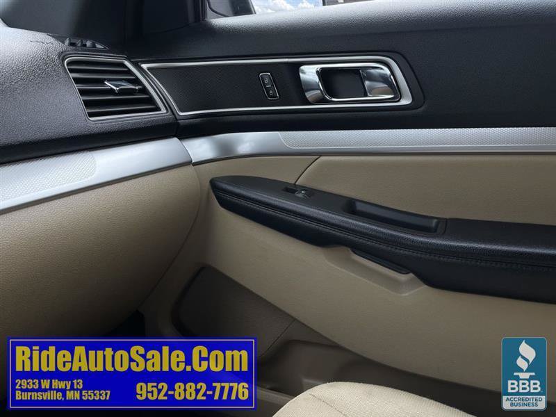 Used 2017 Ford Explorer XLT w/ Equipment Group 201A AWD/4WD image 36