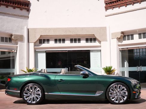 Used 2022 Bentley Continental GT Mulliner AWD/4WD image 5