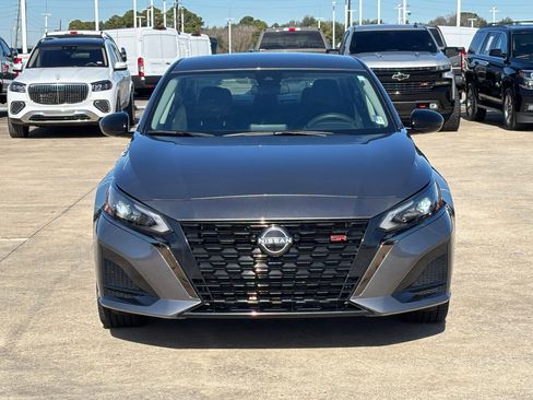 Used 2024 Nissan Altima 2.5 SR image 10