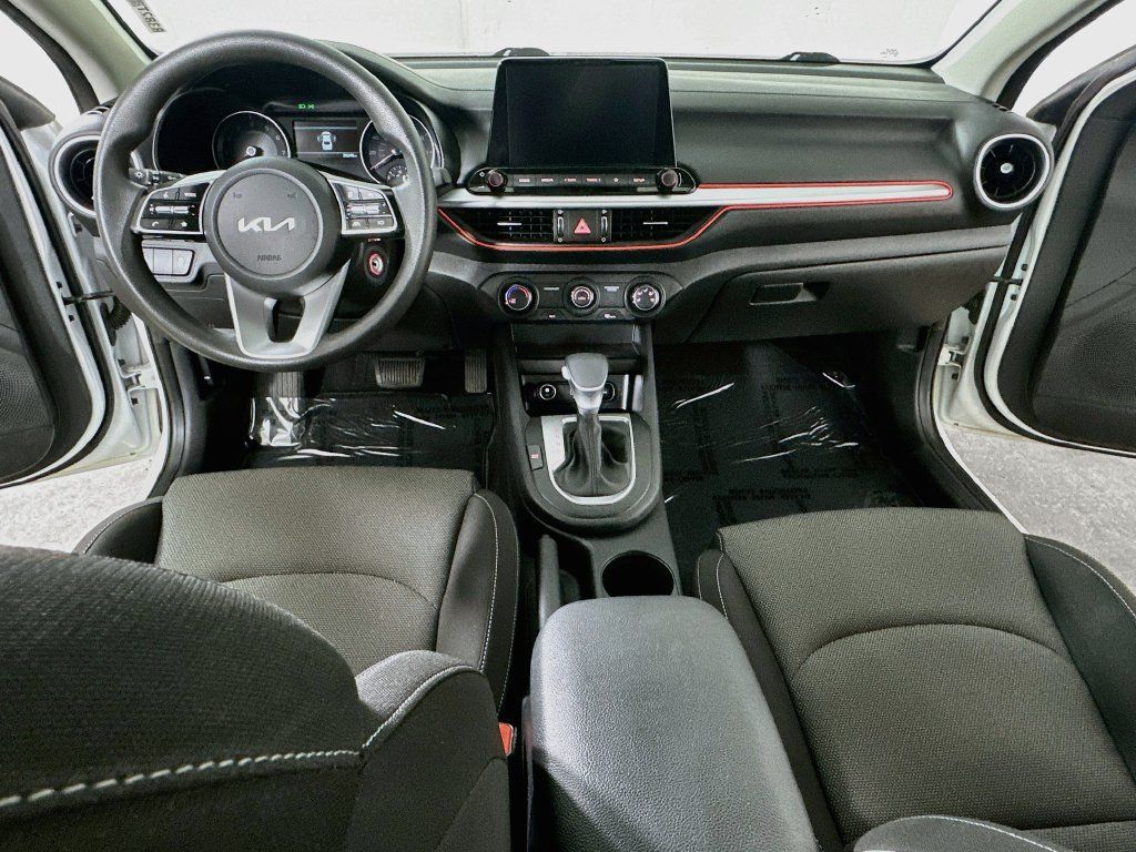 Used 2023 Kia Forte LXS w/ LXS Technology Package FWD image 18
