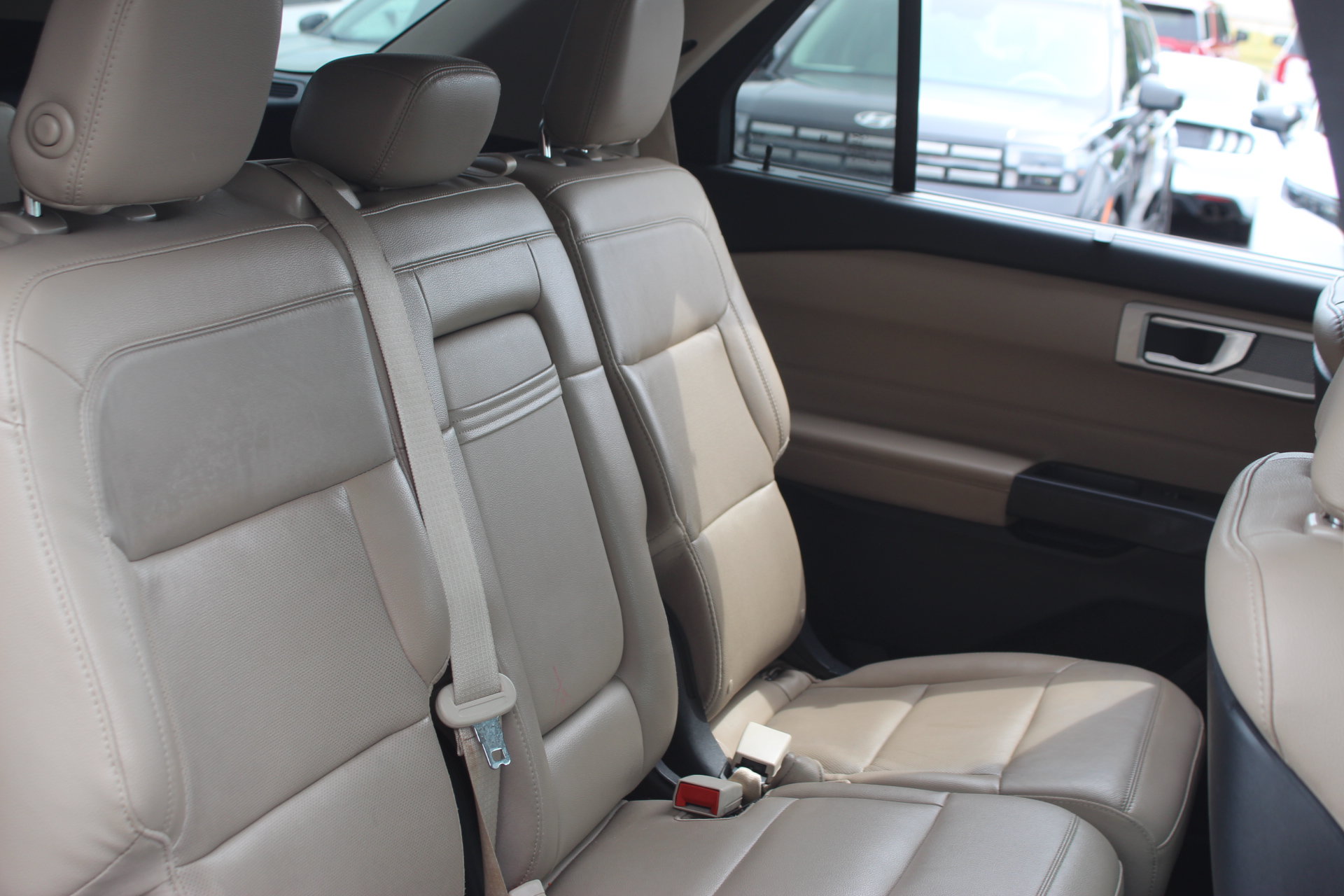 Used 2020 Ford Explorer Limited RWD image 33