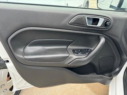 Used 2014 Ford Fiesta Titanium image 13
