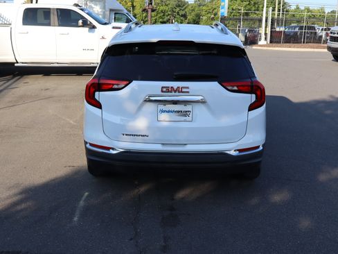 Used 2021 GMC Terrain SLT w/ Infotainment Package II FWD image 9