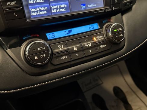 Used 2018 Toyota RAV4 Limited image 15