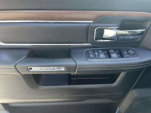 Used 2014 RAM 1500 Laramie w/ Convenience Group AWD/4WD image 21