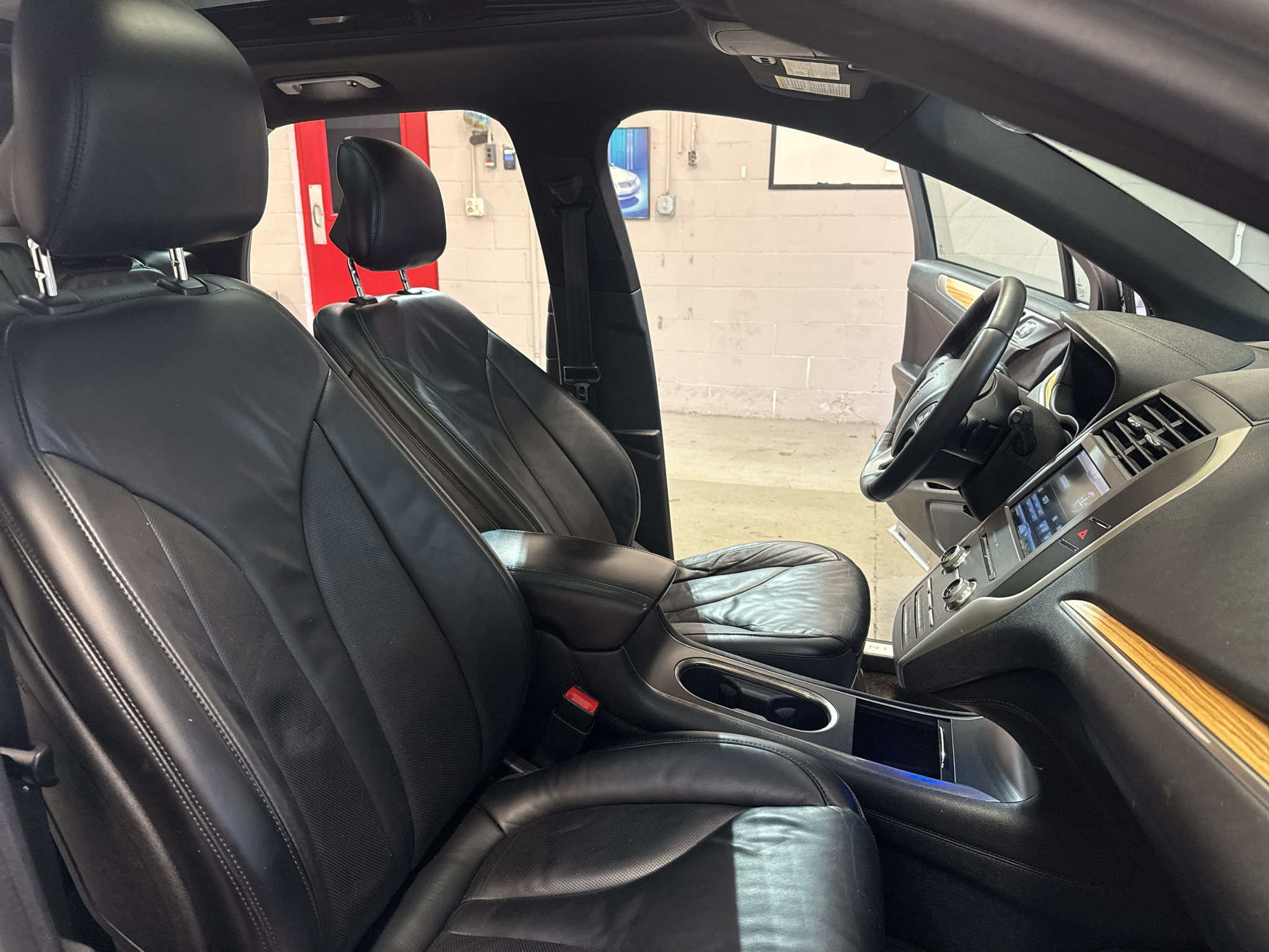 Used 2015 Lincoln MKC AWD w/ Equipment Group 101A Select image 25