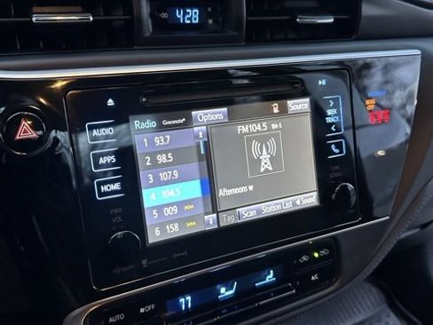 Used 2018 Toyota Corolla SE image 10