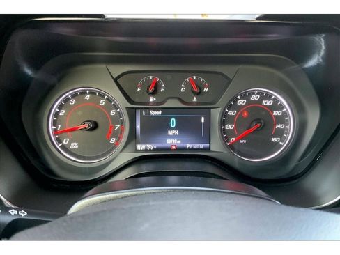 Used 2018 Chevrolet Camaro LT image 21