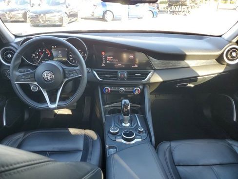 Used 2019 Alfa Romeo Giulia Sport w/ Nero Edizione image 13